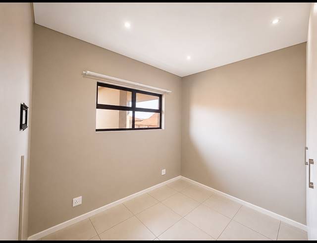 2 BEDROOM APARTMENT TO LET IN BALLITO CENTRAL
